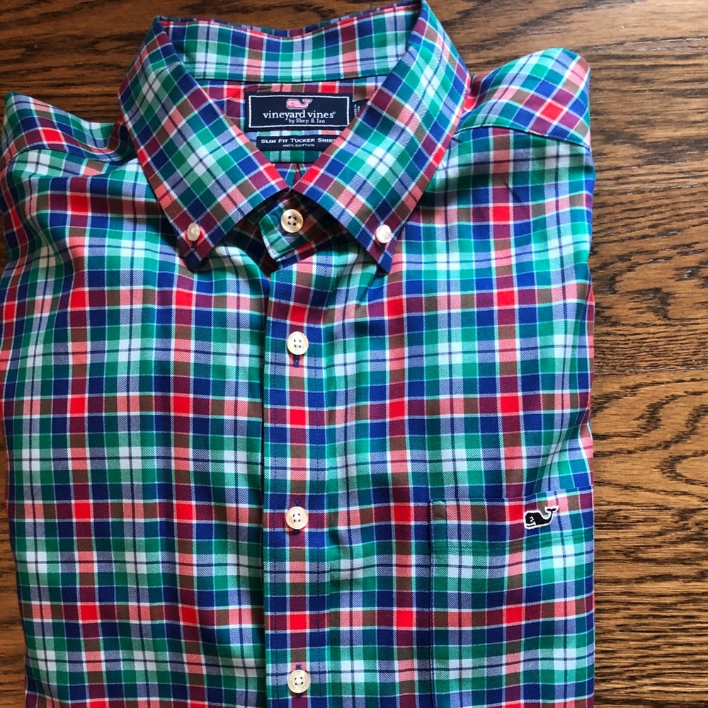 🐳🐳Vineyard vines slim fit tucker shirt